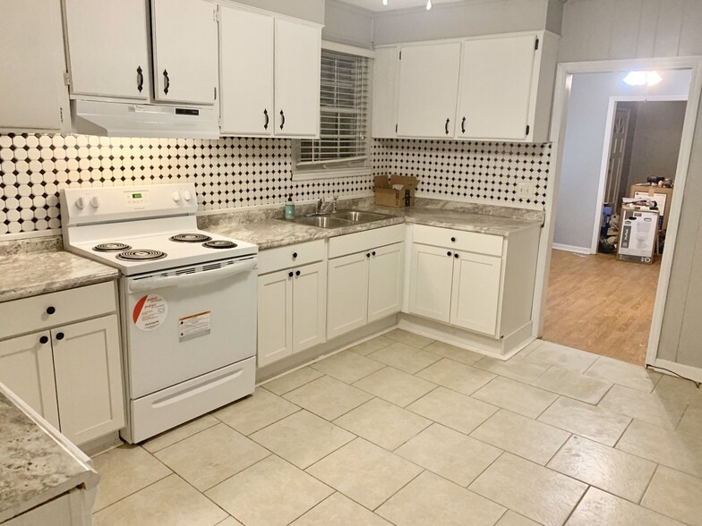 Kitchen looking towards front entrance - 2004 Gardner St