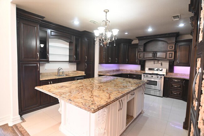 Building Photo - 3134 Homer Dr