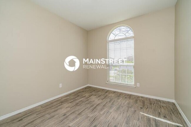 Building Photo - 3 Bedroom Pet-Friendly Home in ARLINGTON, TX with Main Street Renewal