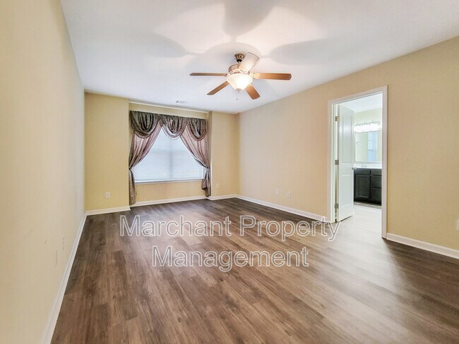 Building Photo - 4 Wisner Ct