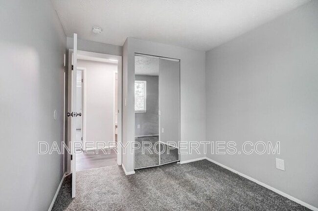 Building Photo - 3539 Turret Green Dr