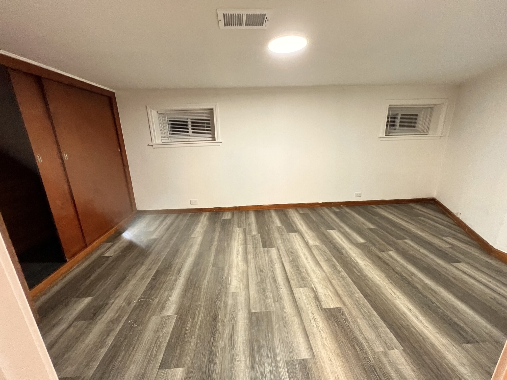Bedroom 2 - unfurnished - 5524 N Mont Clare Ave