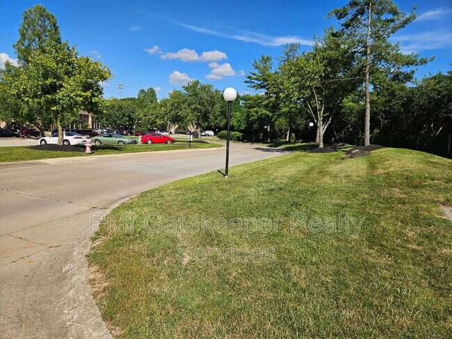 Building Photo - 7226 Creekview Dr