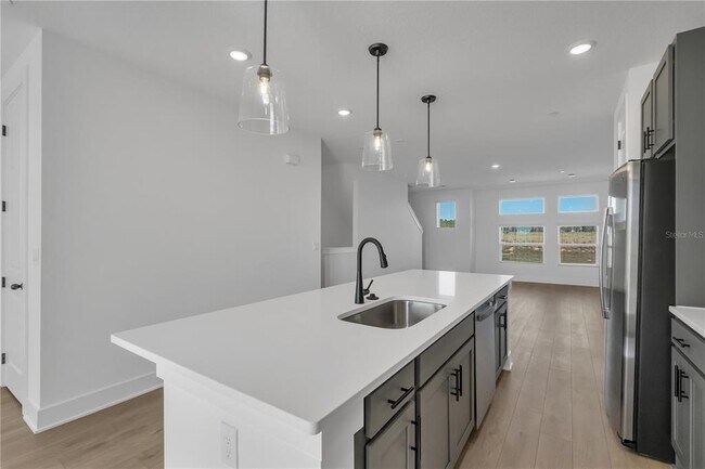 Building Photo - 15381 Hamlin Pk Dr