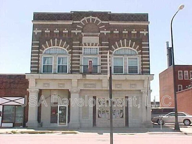 Building Photo - 718 Commercial St