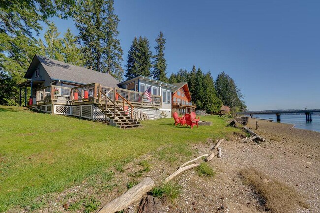 Building Photo - 50 E Treasure Island Dr