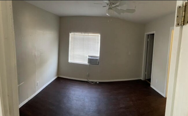 Building Photo - 12th340