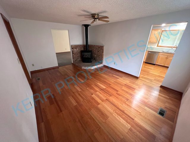 Building Photo - 2650 SW Meyers Dr