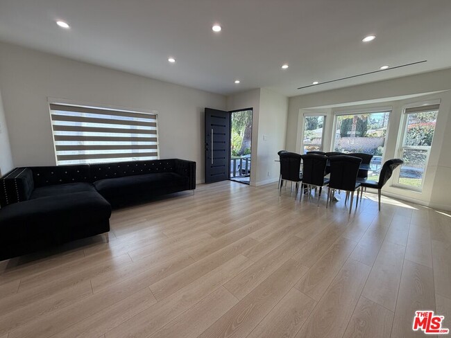 Building Photo - 8561 Kyle St