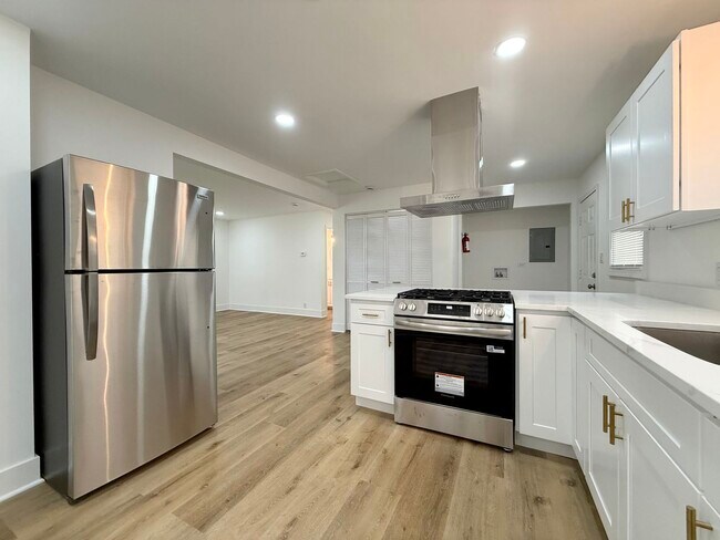 Building Photo - 14916 Langley Ave