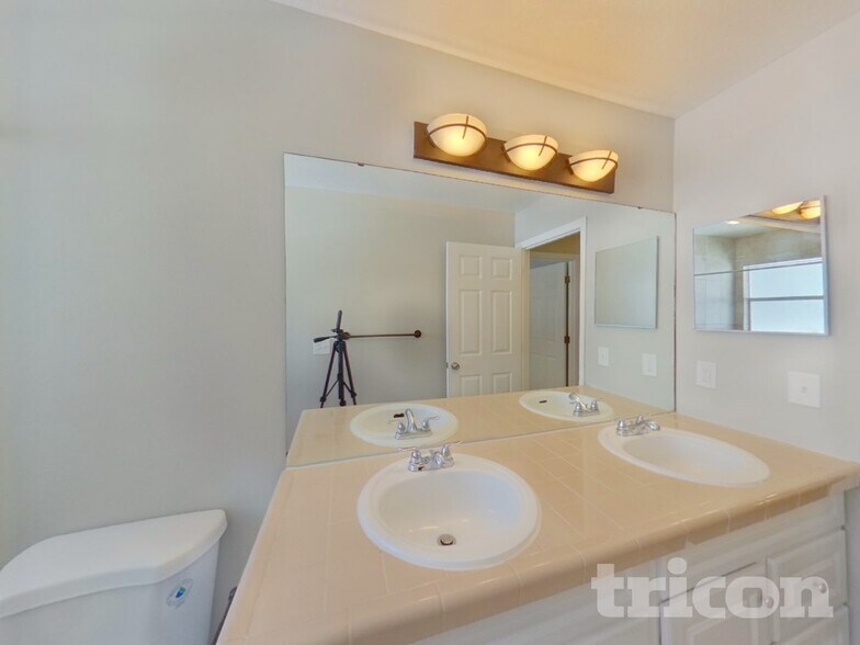 Building Photo - 1240 Wyndham Pine Dr