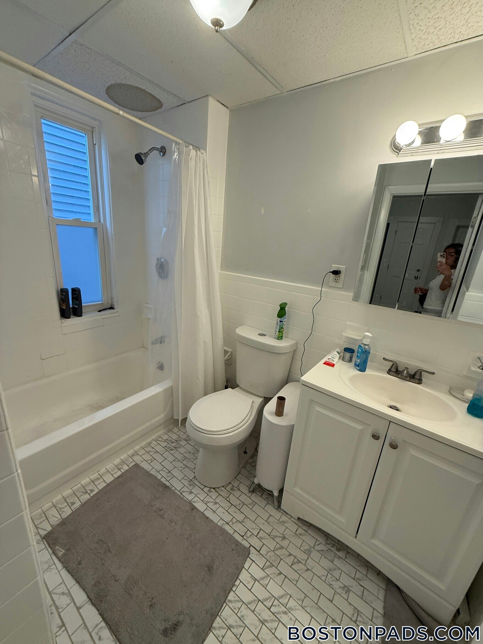 Building Photo - 22 Howell St