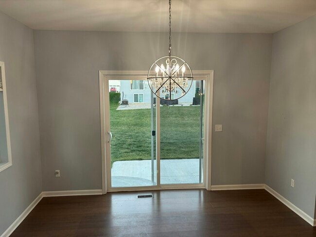 Building Photo - 2142 Hidden Ridge Dr