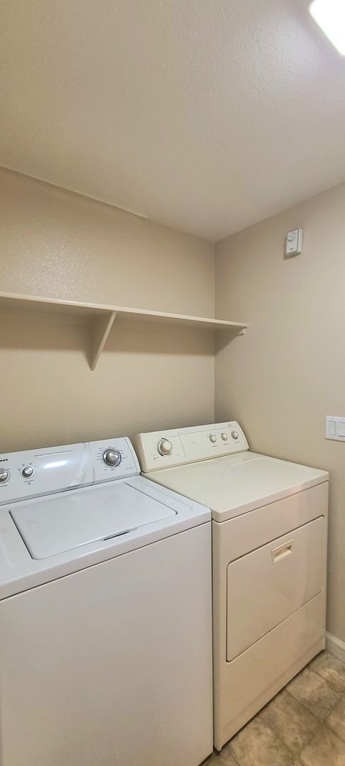 Building Photo - LUXURIOUS 1 STORY CONDO IN NATOMAS W/ ON-S...