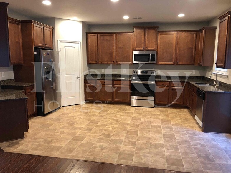 Building Photo - 194 Eastridge Way