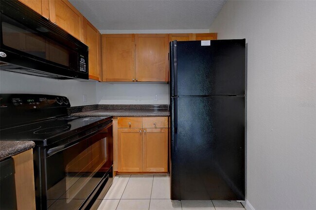 Building Photo - 222 Pompano Dr SE