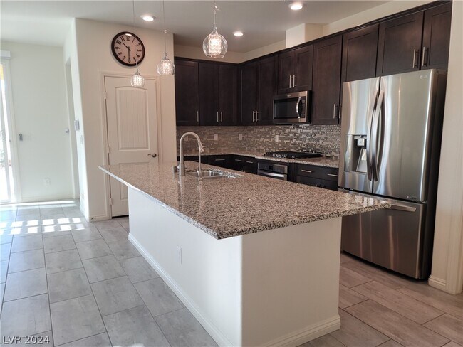 Building Photo - 9149 Cocowoods Pl