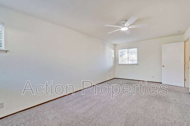 Building Photo - 3322 Shasta Dr