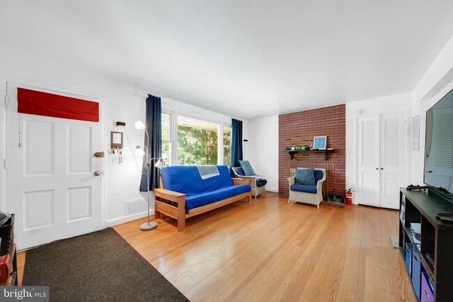 Building Photo - 10502 Glenhaven Dr