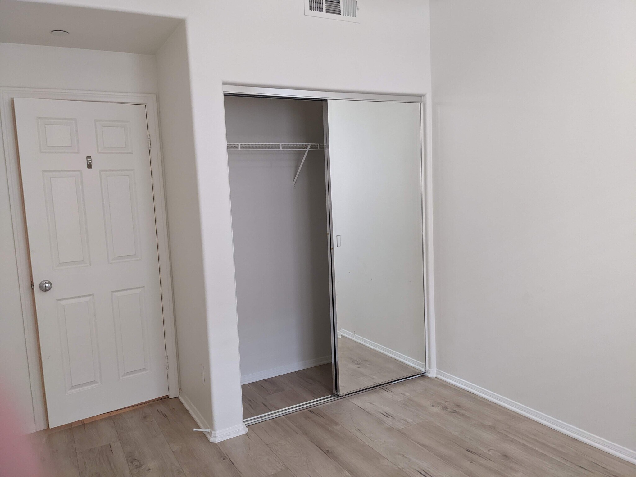 Building Photo - 720 S San Fernando Blvd