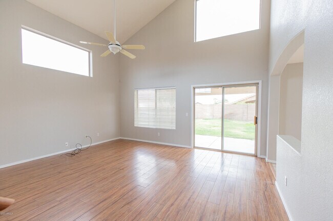 Building Photo - 18033 N Skyhawk Dr