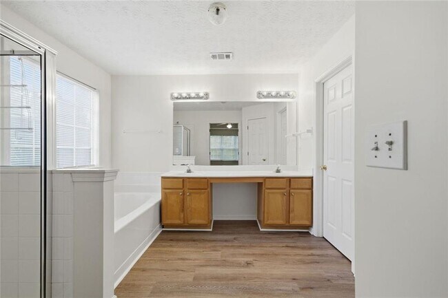 Building Photo - 2254 Caneridge Trail SW