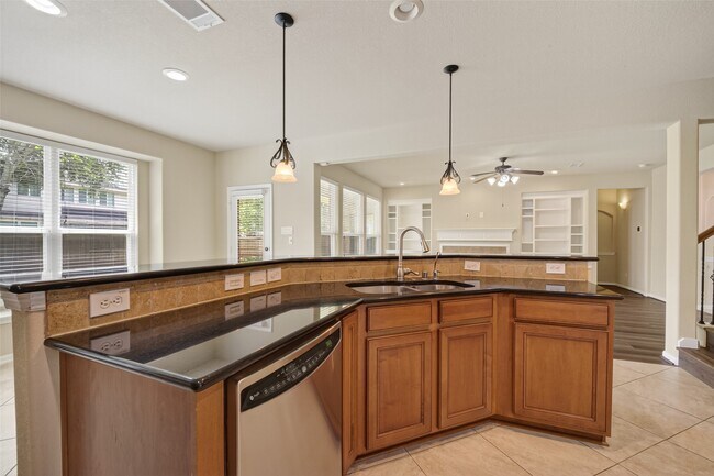 Building Photo - 6826 Sorrelwood Ln