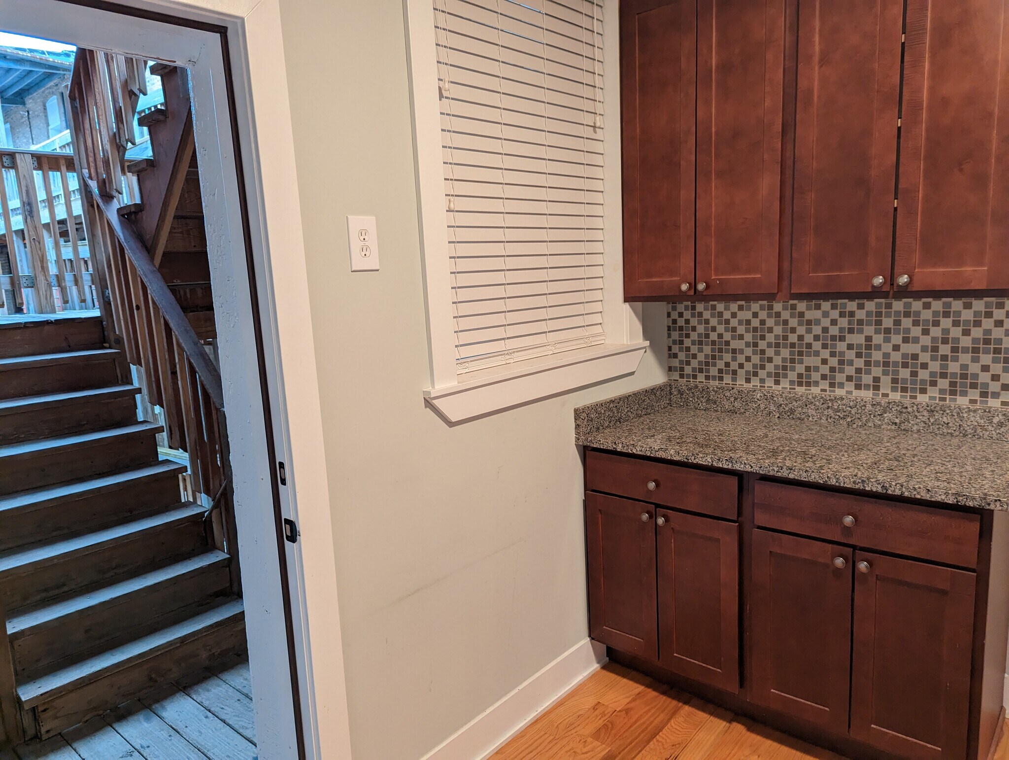 Building Photo - 4419 N Wolcott Ave