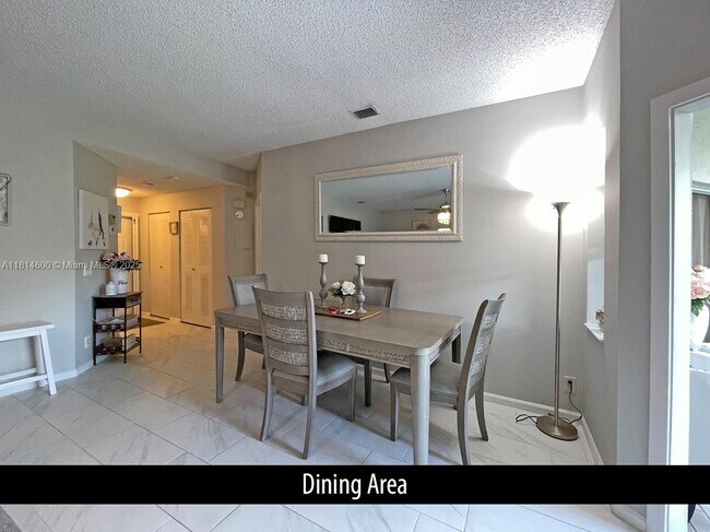 Building Photo - 6735 Via Regina