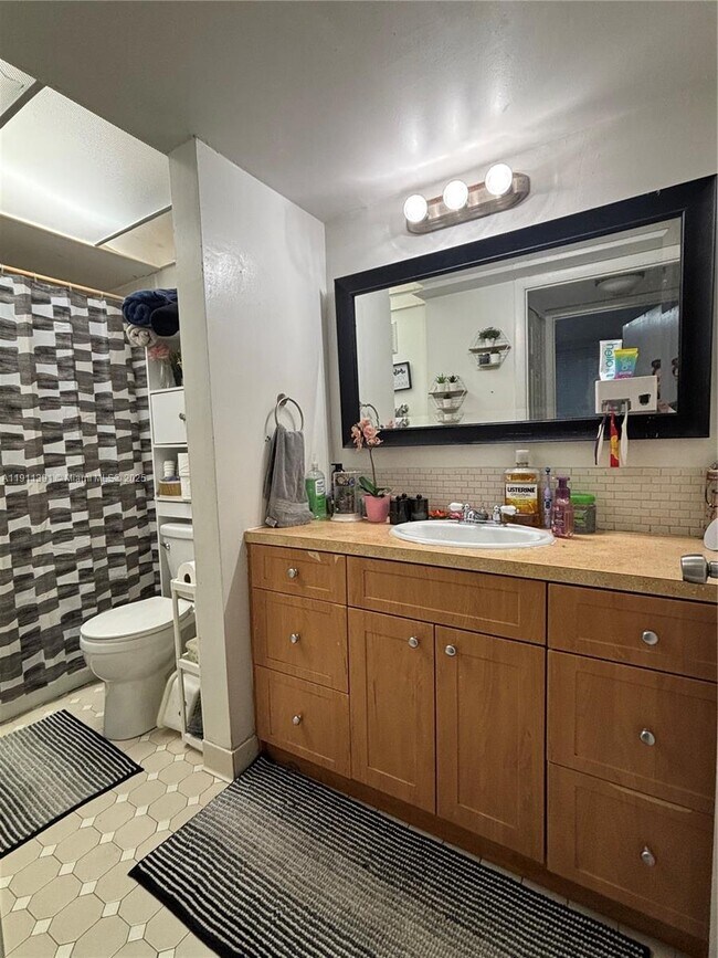 Building Photo - 3561 SW 117th Ave