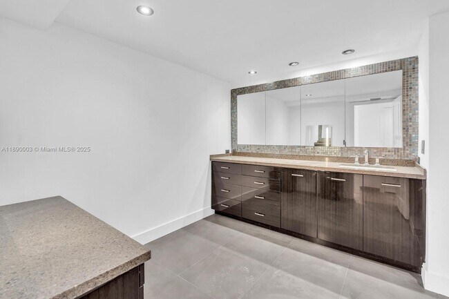 Building Photo - 19355 Turnberry Way