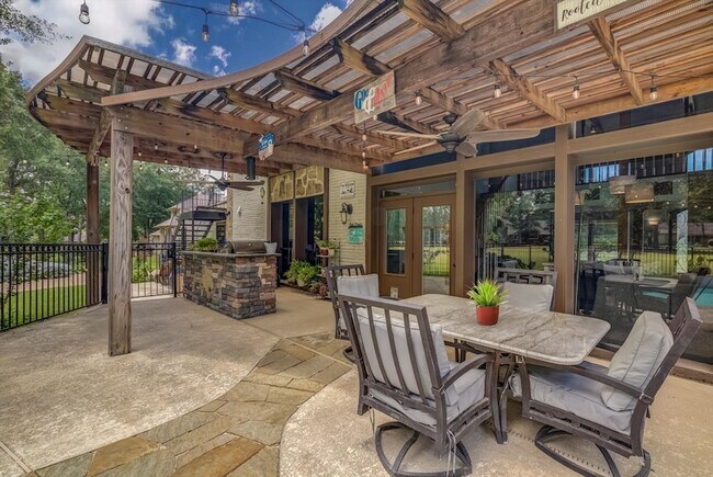 Building Photo - 22 Winged Foot Dr