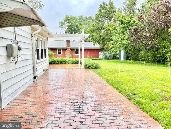 Building Photo - 13121 Memory Ln