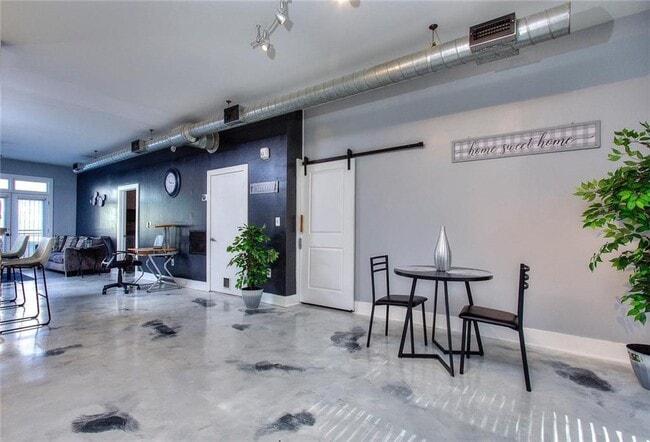 Building Photo - 502 Pryor St SW