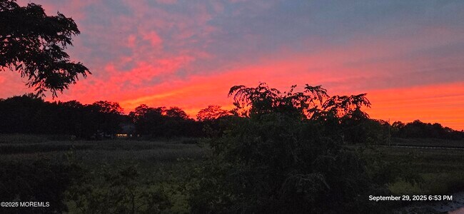 Building Photo - 177 Creek Rd