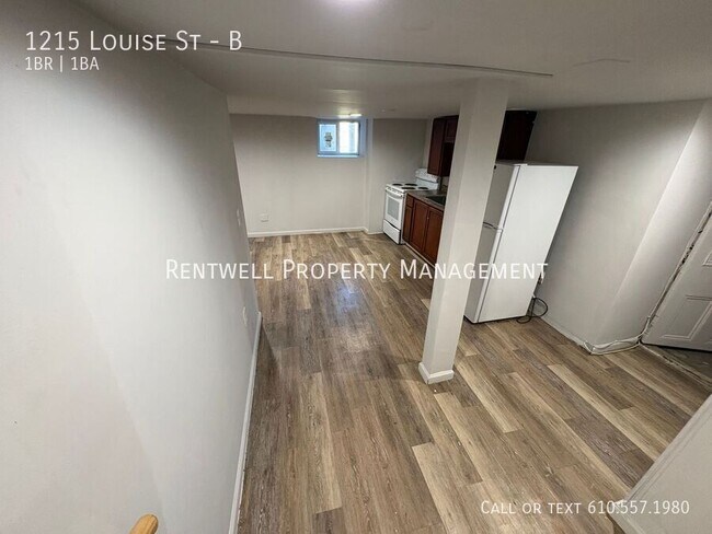 Building Photo - 1215 Louise St