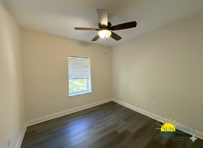 Building Photo - Beautiful 3 Bedroom Townhouse in The Palm Reserve