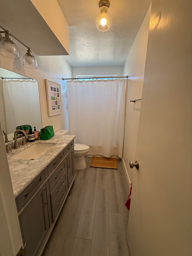 Master Bathroom - 1120 Arizona Ave