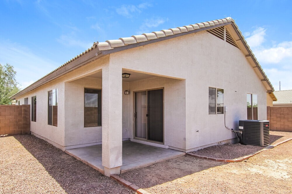 Building Photo - 802 S 126th Ave