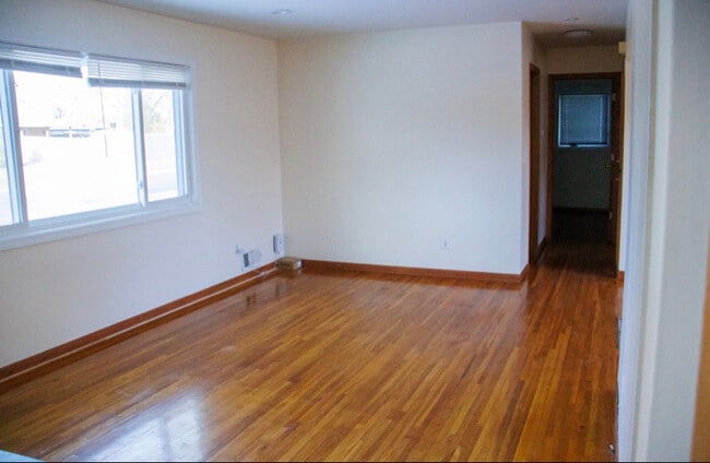 Building Photo - 1932 Carnelian Ln