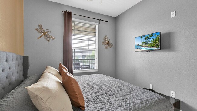 Building Photo - 2301 Butterfly Palm Way