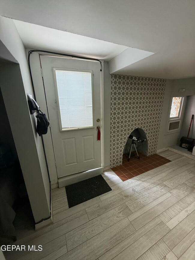 Building Photo - 3015 Altura Ave