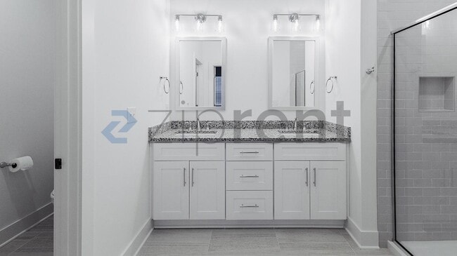 Building Photo - Unit