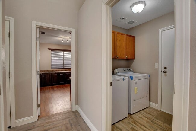 Building Photo - FOR RENT Palm Canyon