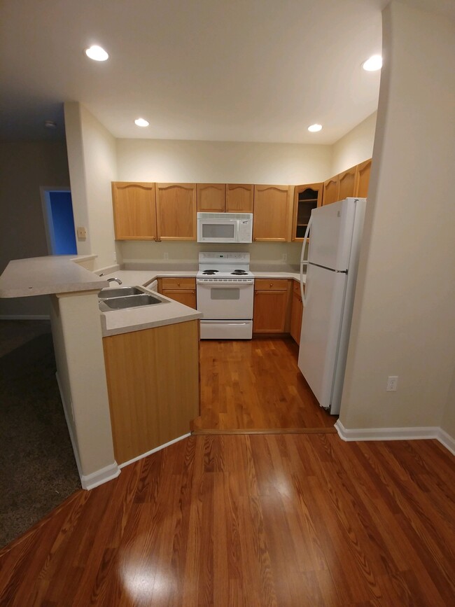 Kitchen - 9390 W Chatfield Pl