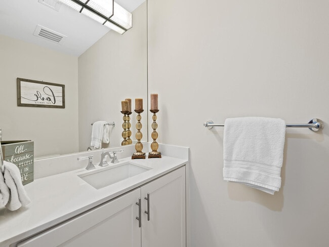 Building Photo - 444 Hendricks Isle