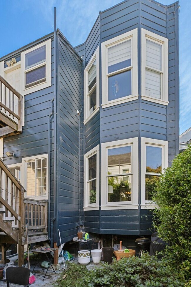 Building Photo - 2985 Harrison St