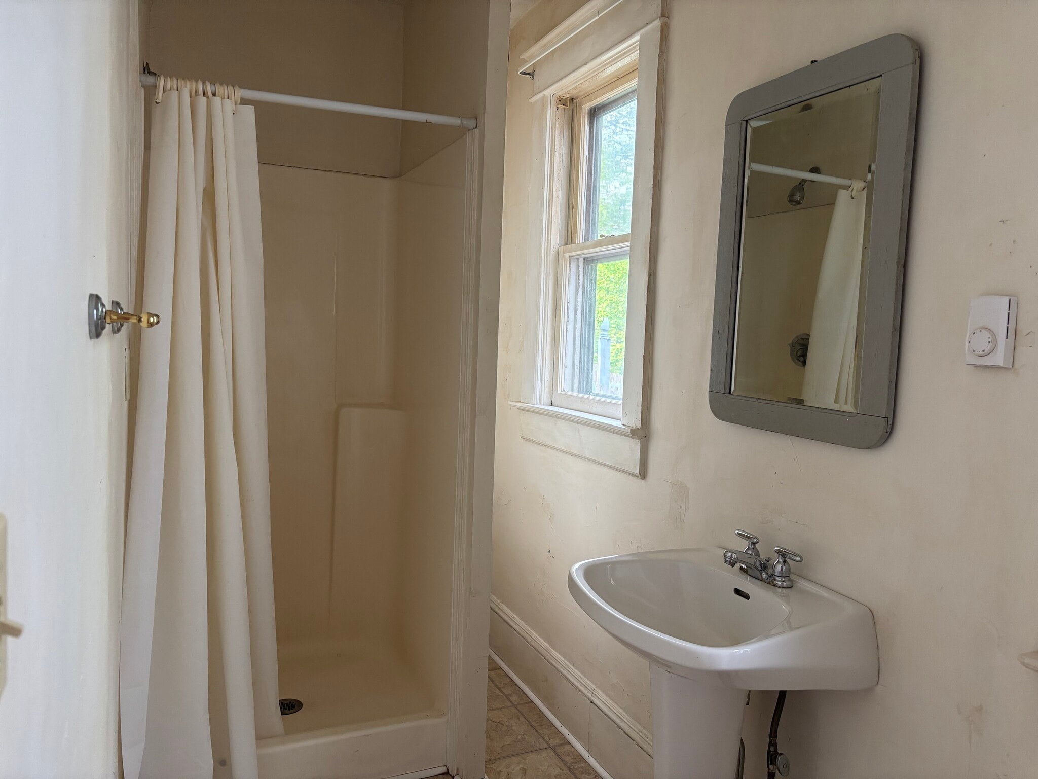 Bathroom and shower - 27 Scammell Ave