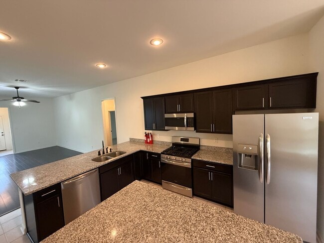 Building Photo - WATER FRONT PROPERTY! BEAUTIFUL 3BD/2BA HOME!