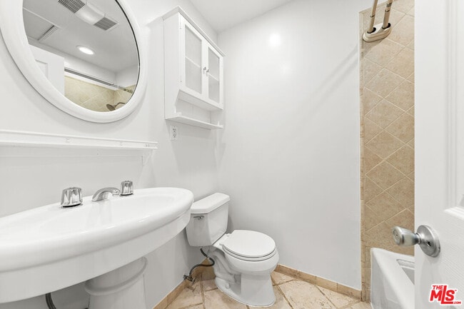 Building Photo - 4221 Stewart Ave